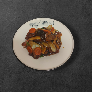 Boeuf aux pousses de bambou et champignons variés